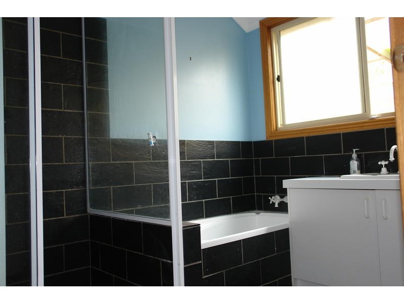 17 Wandoo Ct, Karana Downs QLD 4306